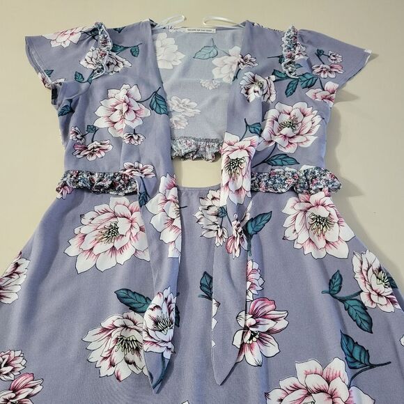 Sister Of The Tribe Floral V-neck Midi Dress with Ruffles and Cutouts - Picture 9 of 16